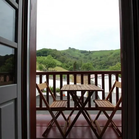 House Erratzuko-borda /belharteia Vakantiehuis Aïnhoa